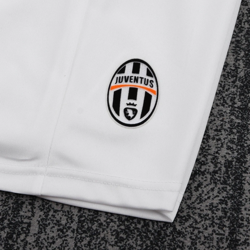 2004-05 JUVENTUS HOME KIDS KIT