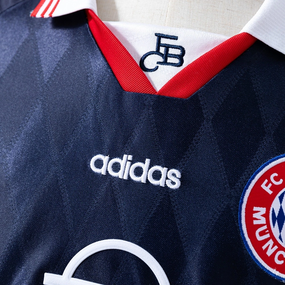 1997-98 BAYERN MÜNCHEN HOME