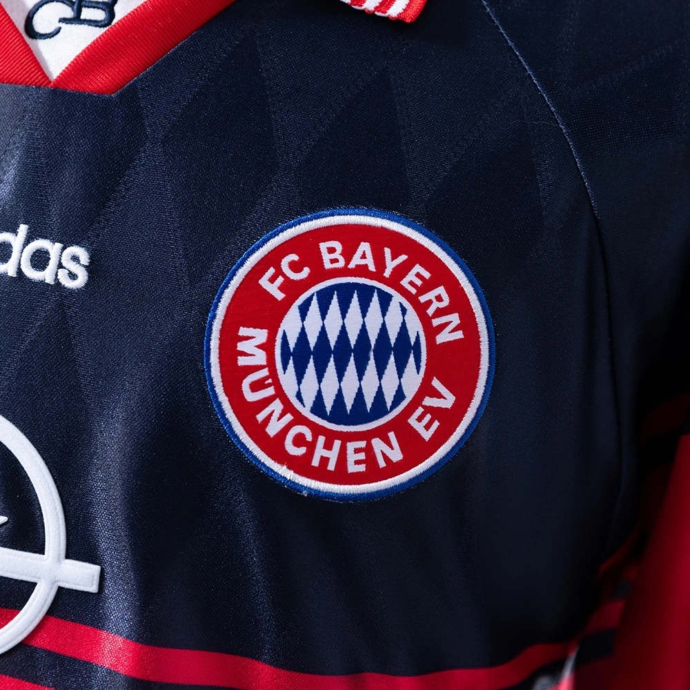 1997-98 BAYERN MÜNCHEN HOME