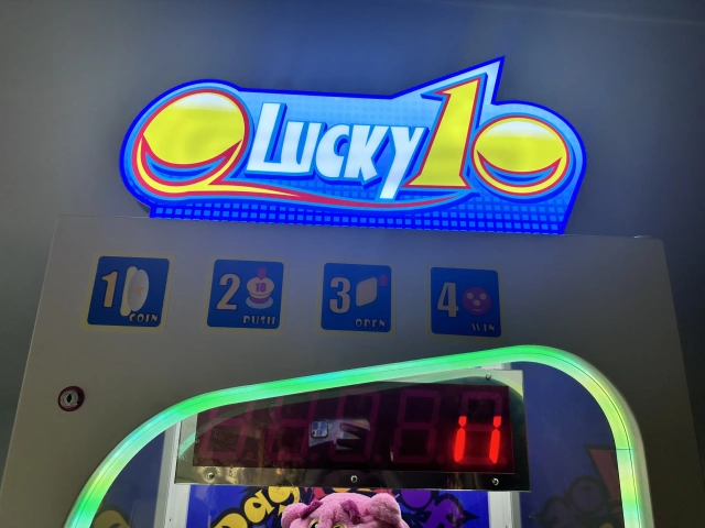 Threeplus Factory New Design Machines Lucky 10 Coin-operated Game Machine Amusement Park Products Human Claw Machine for Sale