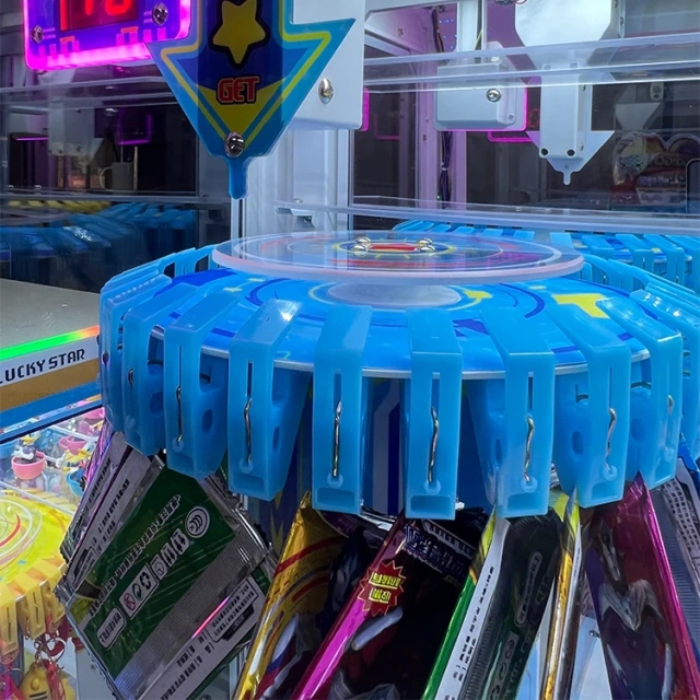 China Manufacturer Game Machine Coin Operated 4 Player Cut Prize Arcade Gift Vending Machine