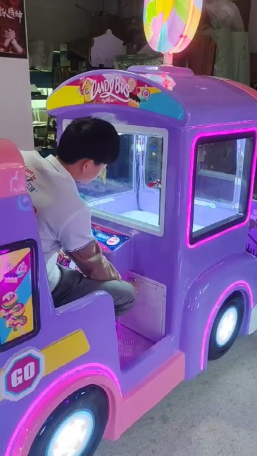 Train Cartoon Shape Coin Operated Claw Machine