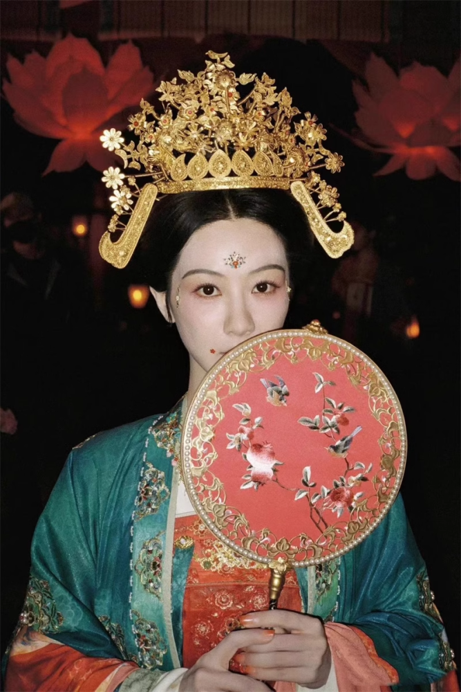 Ancient Chinese Bride Groom Wedding Hanfu for Hot Drama Flourished Peony Guo Se Fang hua Male Female Wedding Dress Delicate Costume w Hair Accessories Hat