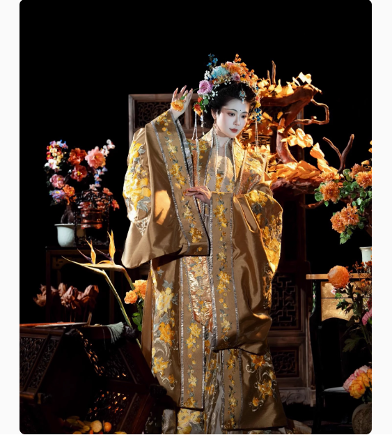 Big Historical Drama Ming Dynasty Actress Sun Ruowei Empress Costume Exquisite Embroidered Queen Hanfu with Long Tail Multi-designs Hand Beading