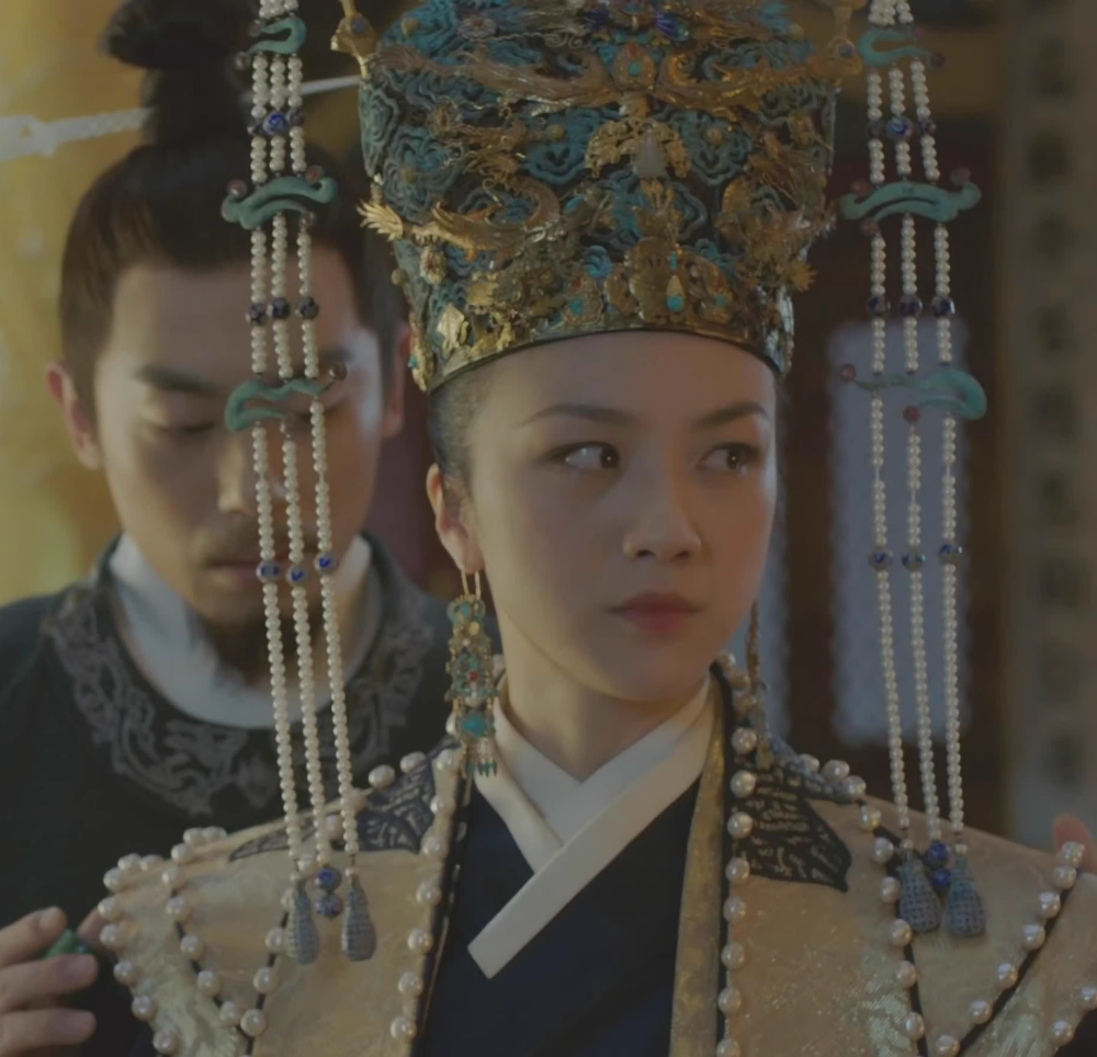 Big Historical Drama Ming Dynasty Actress Sun Ruowei Empress Costume Exquisite Embroidered Queen Hanfu with Long Tail Multi-designs Hand Beading