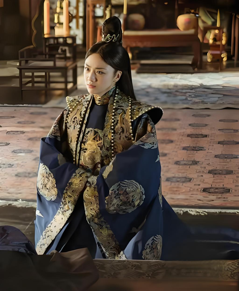 Big Historical Drama Ming Dynasty Actress Sun Ruowei Empress Costume Exquisite Embroidered Queen Hanfu with Long Tail Multi-designs Hand Beading