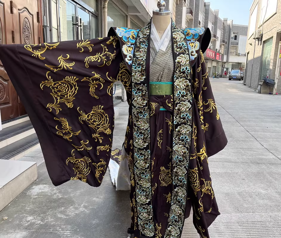 Big Historical Drama Ming Dynasty Actress Sun Ruowei Empress Costume Exquisite Embroidered Queen Hanfu with Long Tail Multi-designs Hand Beading