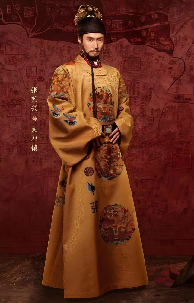 Historical Drama Ming Dynasty Emperor Costume Royal Yellow Dragon Robe Embroidered Hanfu Long Gown for King and Prince Zhu Di Multi Color Single-sided and Double-sided Embroidery Male Wear