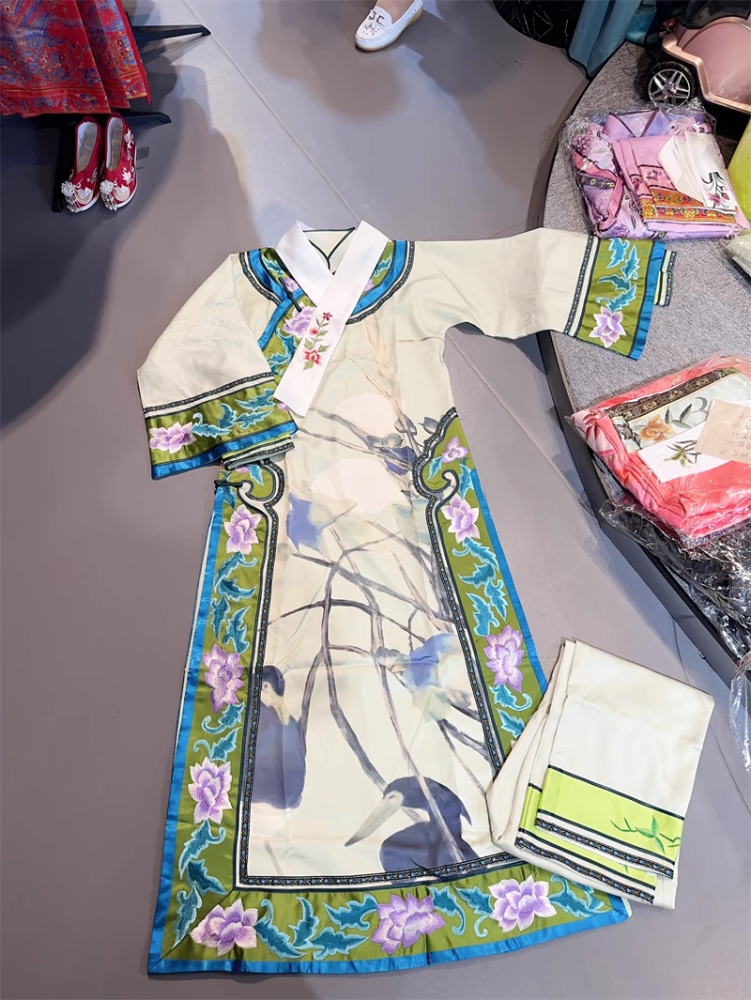 Customized High Quality Original Design Women Costume for Qing Dynasty Princess Female Hanfu Drama Legend of Zhen Huan Delicate Embroidered A Grade Material Dress Performance Wear Photography Collection