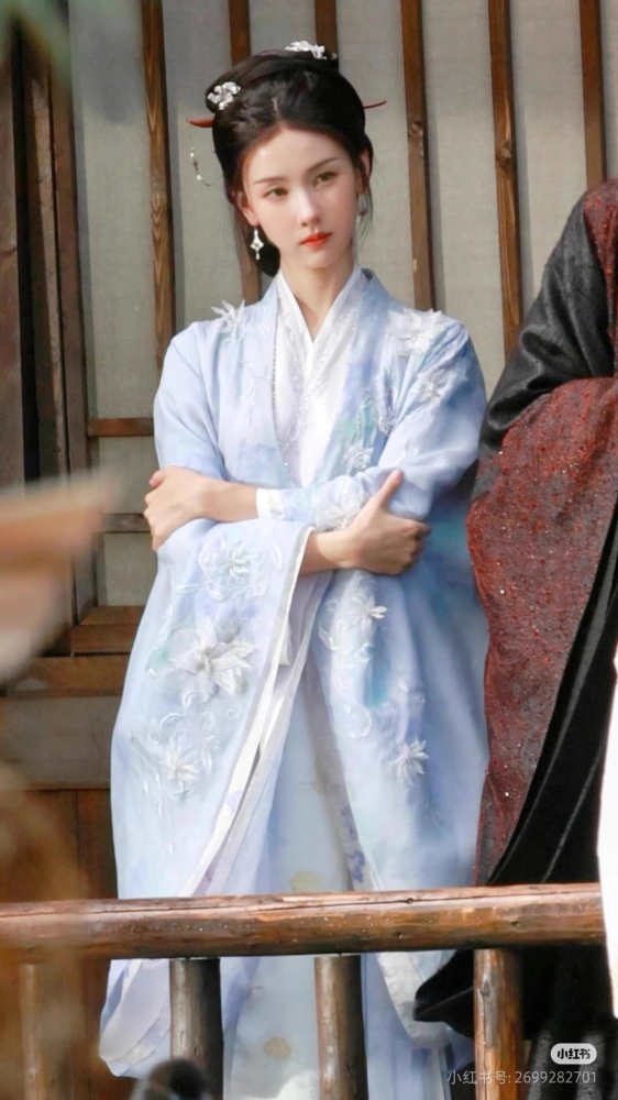 New Drama Fangs of Fortune Actress Chen Duling Same Design Female Costume High Quality Clothing Hanfu Ancient Chinese Style Fairy Costume with Delicate Embroidery Beading Female Dress Stage Performance Wear