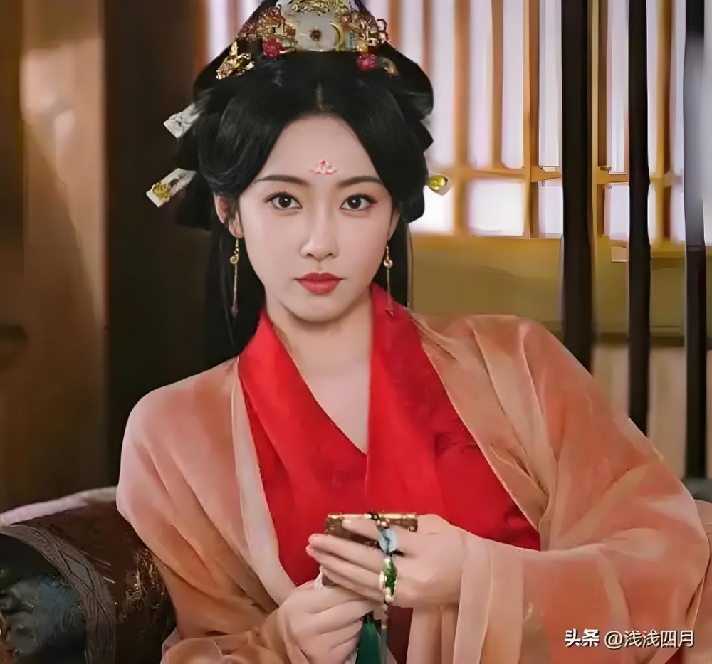 Hot Drama The Prisoner of Beauty Ancient Chinese Hanfu Costume Qin Han Dynasty Princess Rich Lady Wear Zhe Yao Song Zu'Er Same Design Female Dress and Delicate Handmade Hair Accessory Hair Jewelry Set Hair Combs Hairpiece Performance Thematic Photography