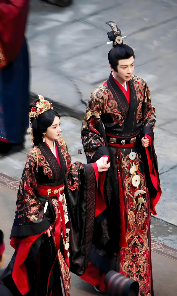 Hot Drama The Prisoner of Beauty Ancient Chinese Hanfu Costume Qin Han Dynasty Princess Rich Lady Wear Zhe Yao Song Zu'Er Same Design Female Dress and Delicate Handmade Hair Accessory Hair Jewelry Set Hair Combs Hairpiece Performance Thematic Photography