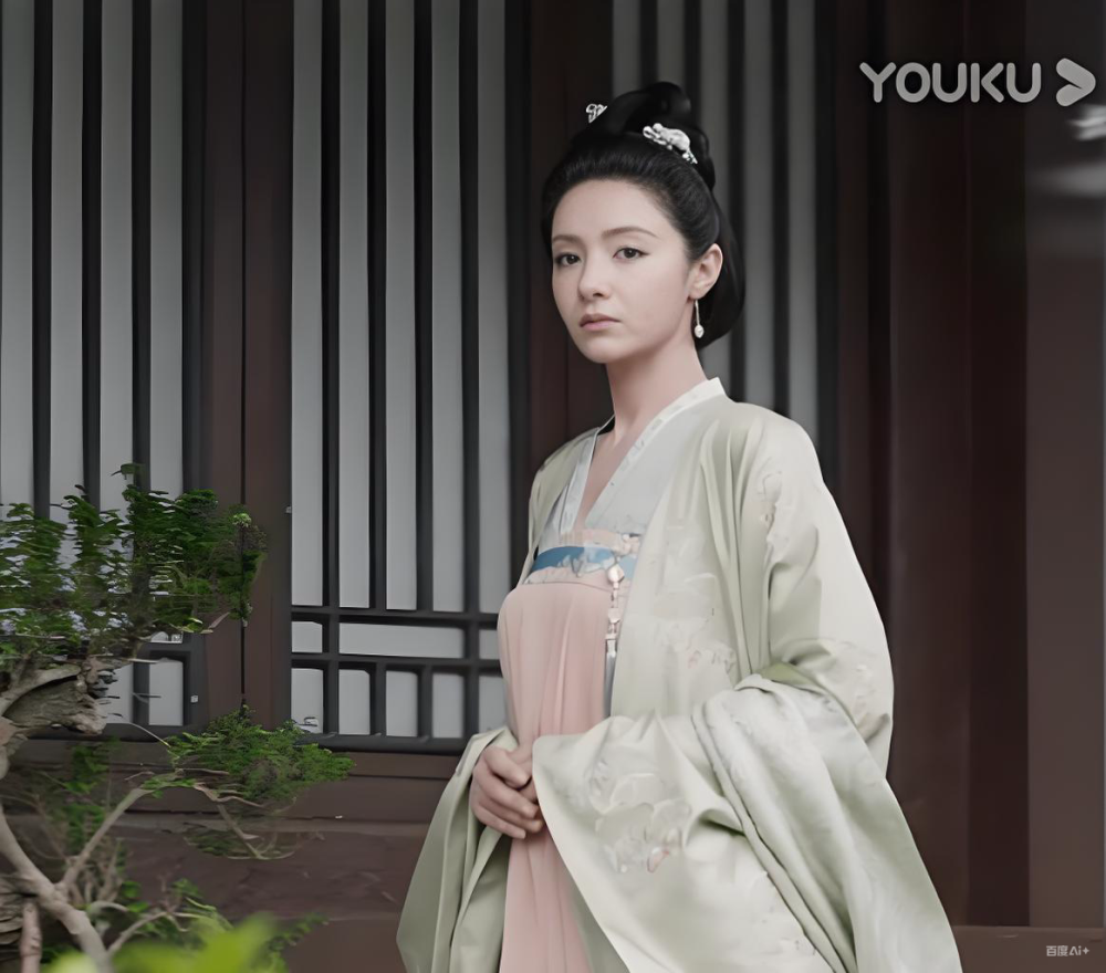 Feng Qi Ni Chang Weaving A Tale of Love Tang Dynasty Drama Story about a female Fashion Designer at Tang Dynasty Palace Court Hanfu Princess Empress Emperor Clothing Making Story Actress Nala Embroidery Daily Wear Tang High Waist Ru Qun