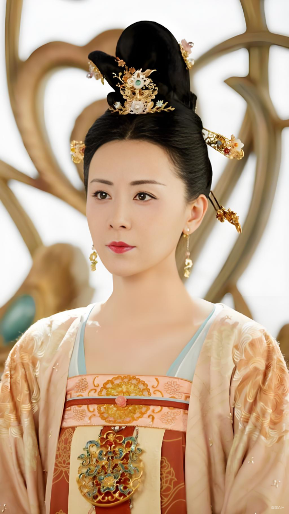 Feng Qi Ni Chang Weaving A Tale of Love Tang Dynasty Drama Story about a female Fashion Designer at Tang Dynasty Palace Court Hanfu Princess Empress Emperor Clothing Making Story Actress Nala Embroidery Daily Wear Tang High Waist Ru Qun