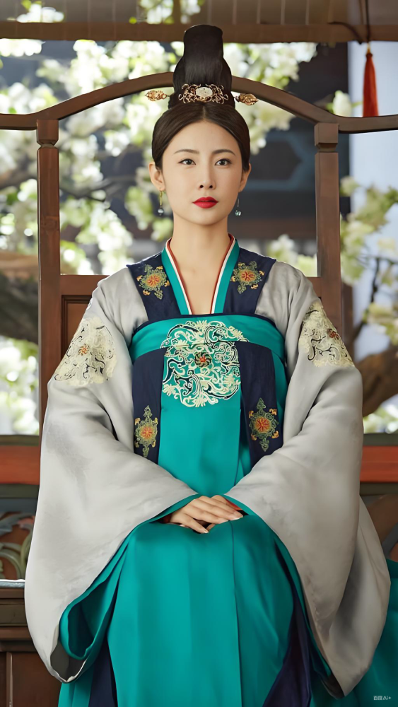 Feng Qi Ni Chang Weaving A Tale of Love Tang Dynasty Drama Story about a female Fashion Designer at Tang Dynasty Palace Court Hanfu Princess Empress Emperor Clothing Making Story Actress Nala Embroidery Daily Wear Tang High Waist Ru Qun