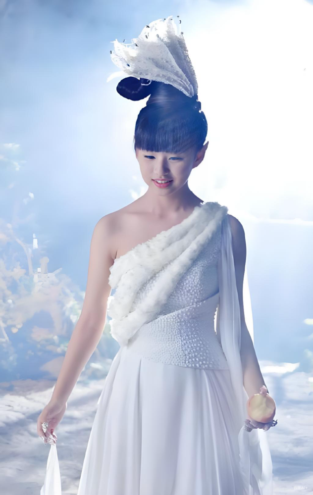 Past Immortal Fairy Drama Costume for Famous Role Hua QianGu Bi Yao Tian Huan Ye BingChang Ju JingYi Female Fairy Costume Hanfu for Cosplay Photography Daily Wear Performance Classical Dance