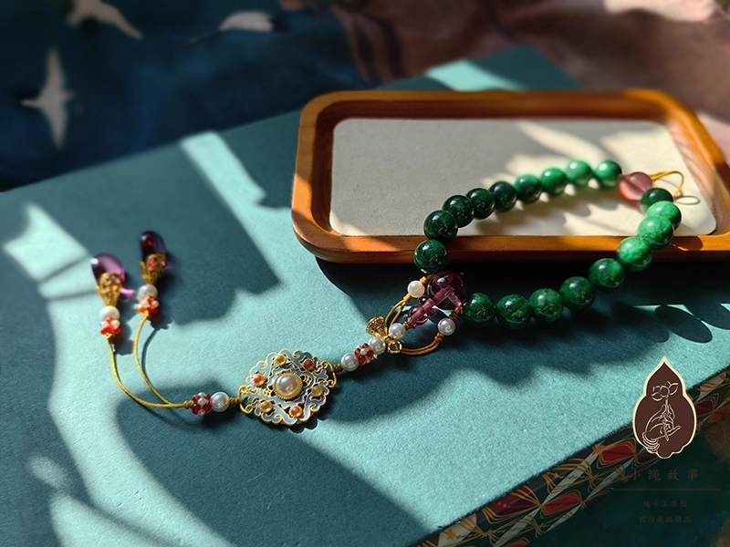 High Quality Precious Natural Stone Handmade Vintage Jewelry Brooch Collar Buckle Hanging Accessory Hanfu Cheongsam Accessory Chinese National Style Agate Crystal Pearl Jade Piece Beading Bracelet Mobile Chain Car Hanging Charm Brooch Ya Jin Shi Ba Zi