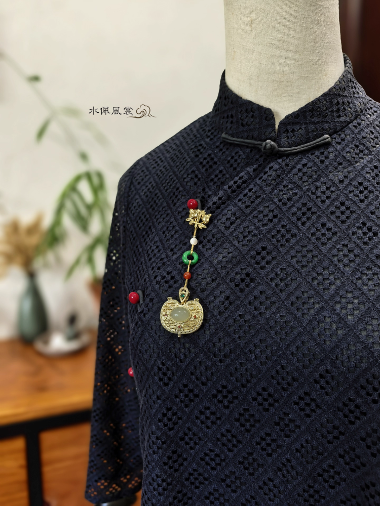 High Quality Precious Natural Stone Handmade Vintage Jewelry Brooch Collar Buckle Hanging Accessory Hanfu Cheongsam Accessory Chinese National Style Agate Crystal Pearl Jade Piece Beading Bracelet Mobile Chain Car Hanging Charm Brooch Ya Jin Shi Ba Zi