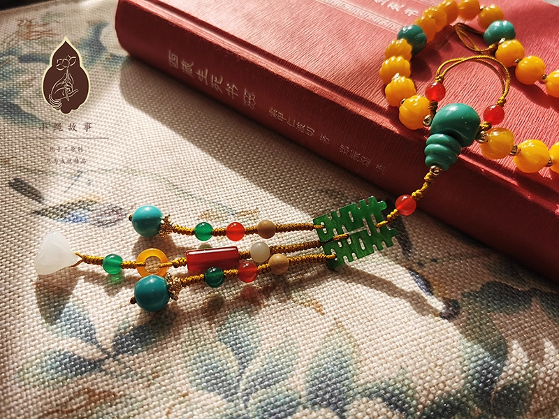 High Quality Precious Natural Stone Handmade Vintage Jewelry Brooch Collar Buckle Hanging Accessory Hanfu Cheongsam Accessory Chinese National Style Agate Crystal Pearl Jade Piece Beading Bracelet Mobile Chain Car Hanging Charm Brooch Ya Jin Shi Ba Zi