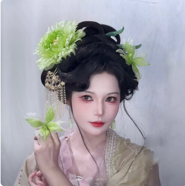 100% Duplicate Ancient Chinese Tang Dynasty Wall Paint Hair Accessories for Tang Empress Princess Gold Plated Hair Jewelry with Genuine Silk Iron Flowers Hanfu Clothing Accessories Hair Piece Hair Tiaras Sticks Earrings Necklace