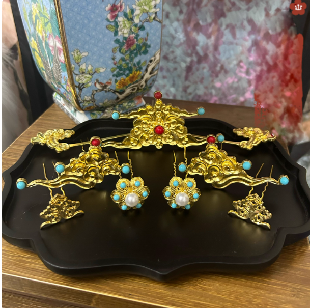 100% Duplicate Ancient Chinese Tang Dynasty Wall Paint Hair Accessories for Tang Empress Princess Gold Plated Hair Jewelry with Genuine Silk Iron Flowers Hanfu Clothing Accessories Hair Piece Hair Tiaras Sticks Earrings Necklace