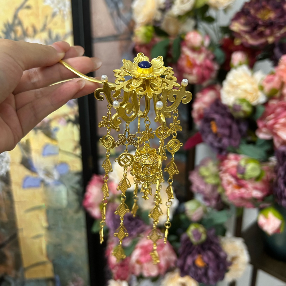 100% Duplicate Ancient Chinese Tang Dynasty Wall Paint Hair Accessories for Tang Empress Princess Gold Plated Hair Jewelry with Genuine Silk Iron Flowers Hanfu Clothing Accessories Hair Piece Hair Tiaras Sticks Earrings Necklace