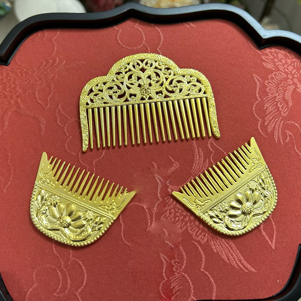 100% Duplicate Ancient Chinese Tang Dynasty Wall Paint Hair Accessories for Tang Empress Princess Gold Plated Hair Jewelry with Genuine Silk Iron Flowers Hanfu Clothing Accessories Hair Piece Hair Tiaras Sticks Earrings Necklace