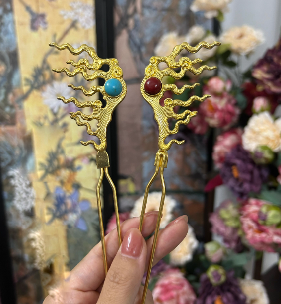 100% Duplicate Ancient Chinese Tang Dynasty Wall Paint Hair Accessories for Tang Empress Princess Gold Plated Hair Jewelry with Genuine Silk Iron Flowers Hanfu Clothing Accessories Hair Piece Hair Tiaras Sticks Earrings Necklace