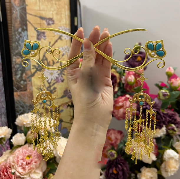 100% Duplicate Ancient Chinese Tang Dynasty Wall Paint Hair Accessories for Tang Empress Princess Gold Plated Hair Jewelry with Genuine Silk Iron Flowers Hanfu Clothing Accessories Hair Piece Hair Tiaras Sticks Earrings Necklace