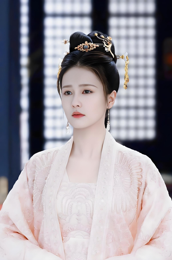 Zhou Sheng Ru Gu One And Only Ancient Chinese Princess General Costume Hanfu Bai Lu Ren JiaLun Shi Yi Delicate Embroidery Hanfu