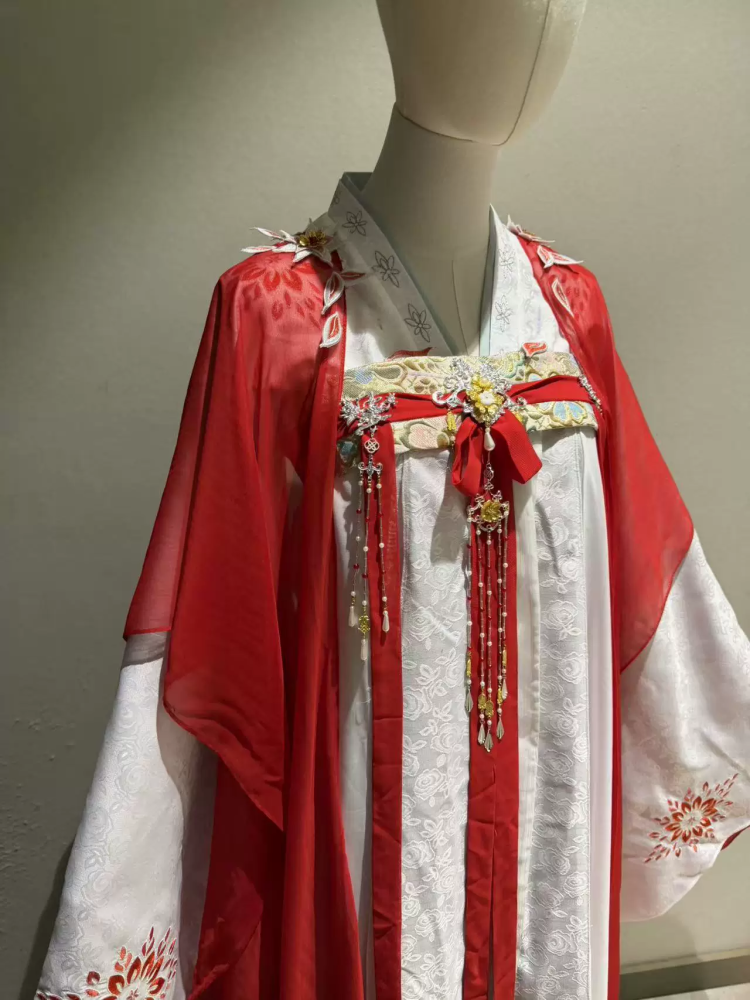New Drama Unveil: Jadewind Drama Costume Tang Dynasty Princess Costume Delicate Embroidery and Print Hanfu Ru Qun Actress BaiLu Li PeiYi Same Design Costume and Hair Jewelry Necklace Hair Tiara Hair Sticks