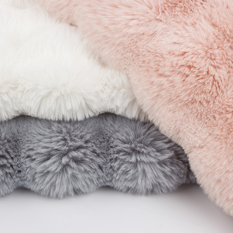 Plush Embossed Pompom Faux Rabbit Fur Fabric 500gsm Super Soft  For Garment and Beddings