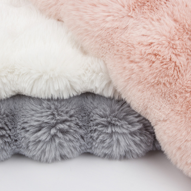 Plush Embossed Pompom Faux Rabbit Fur Fabric 500gsm Super Soft  For Garment and Beddings