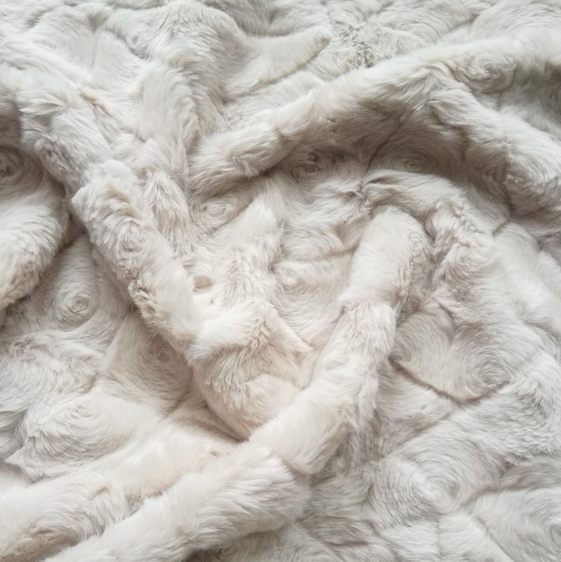 Embossed Faux Rabbit Fur Fabric Love Rose Pattern 300gsm Super Soft  For Cloth and Beddings