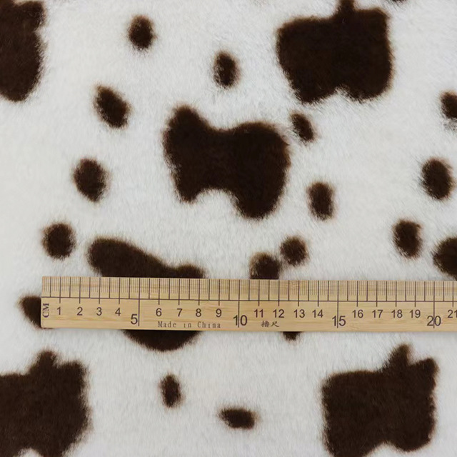 Dyeing Faux Rabbit Fur Fabric 300GSM Super Soft  For Home Decoration Garment and Accessories