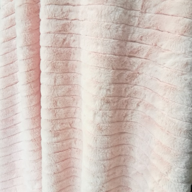100% Polyester Embossed Stripes Faux Rabbit Fur Fabric 330gsm Super Soft  For Garment Lining and Beddings