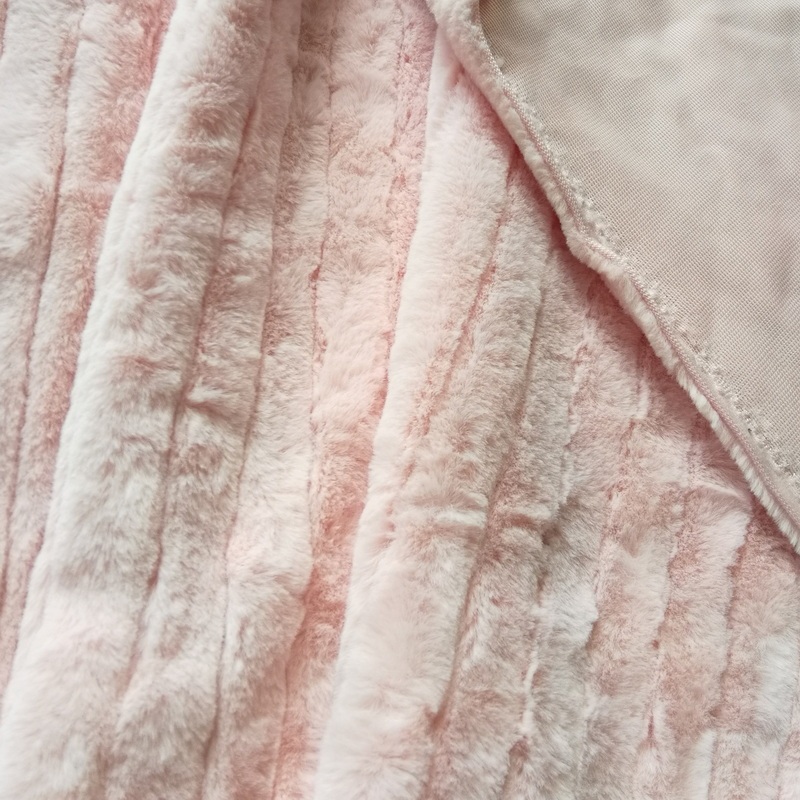 100% Polyester Embossed Stripes Faux Rabbit Fur Fabric 330gsm Super Soft  For Garment Lining and Beddings