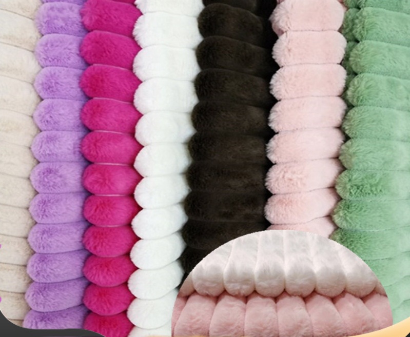 Luxury Plush Embossed Faux Rabbit Fur Fabric 600gsm Super Soft  For Home Decoration and Blanket