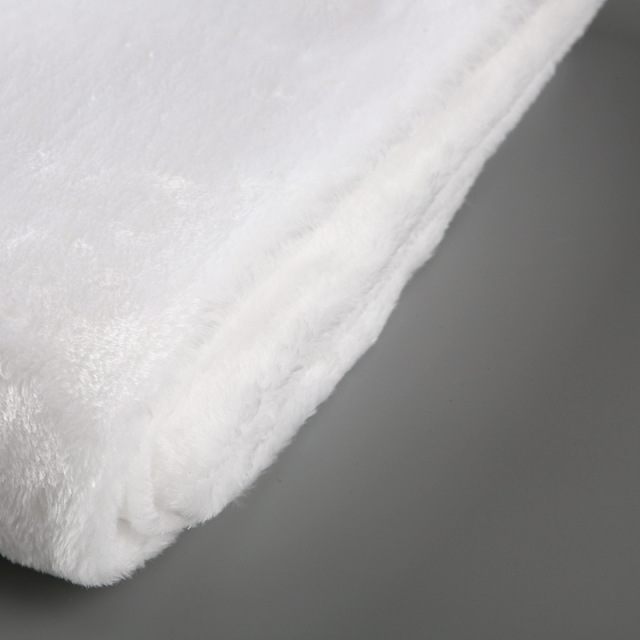 Short Plush Shaggy Faux Fur Fabric Super Soft Fluffy for Craft Wedding and Christmas Decoration