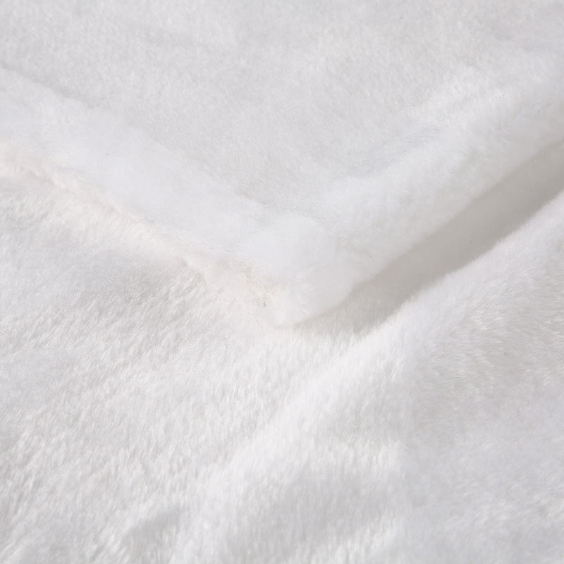 Short Plush Shaggy Faux Fur Fabric Super Soft Fluffy for Craft Wedding and Christmas Decoration