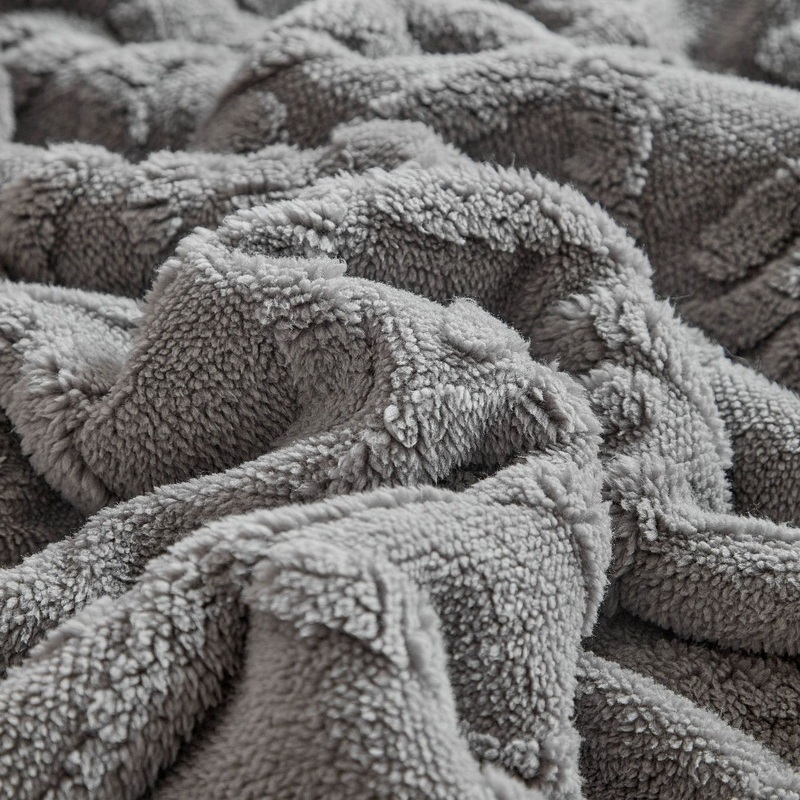 Factory OEM Luxury Embossed Faux Fur Throw Blanket Ultra Soft Plush and Warmth for Winter Gifts