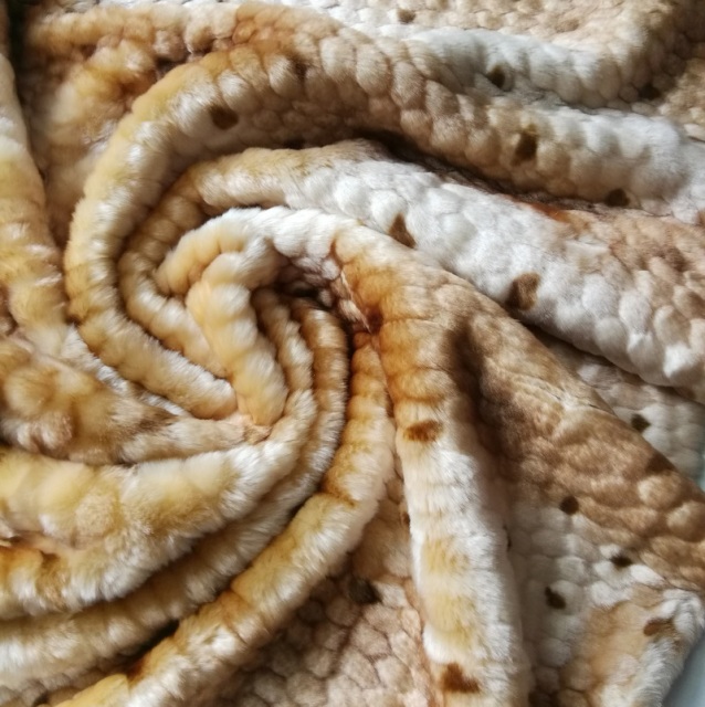 Short Plush Animal Print Faux Fur Fabric For Rugs Fashion Garments and Display Decoration