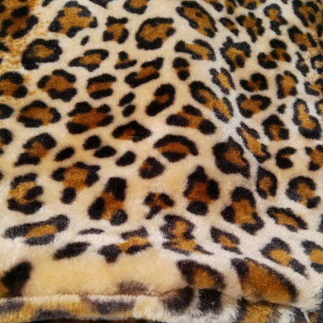 Short Plush Leopard Print Faux Fur Fabric For Rugs Fashion Garments and Display Decoration