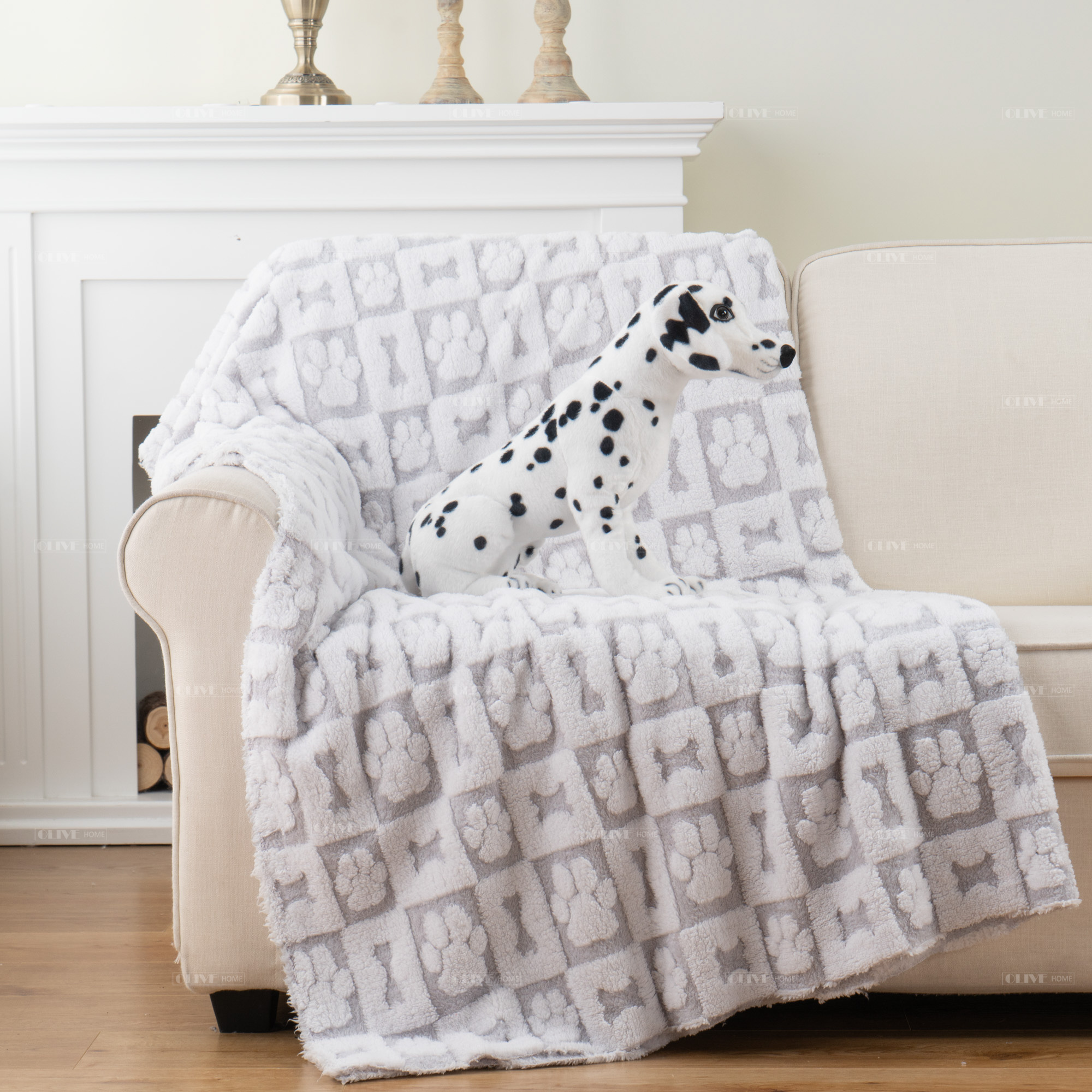 Luxury Embossed Faux Fur Pet Throw Towel Blanket waterproof Faux Fur Dog Blanket For Couch