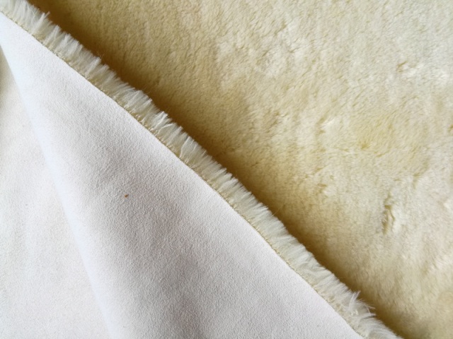 Synthetic Sheepskin Shearling 20mm Heavy Density 1000GSM For Equestrian Saddle Pad Home Rugs and Seat Cover