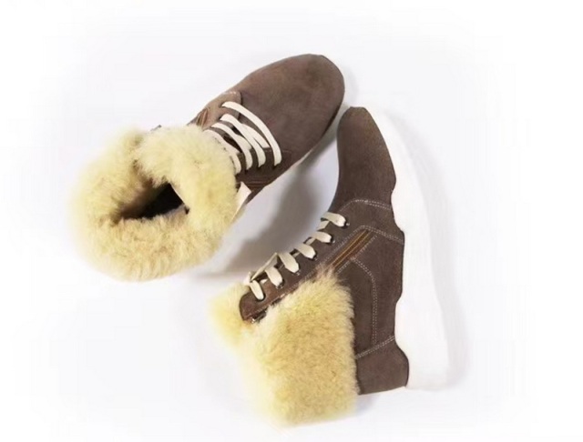 Luxury Sheepskin Outerdoor Short Boots Water Repellent Fashional Design for Extra Warm in Winter