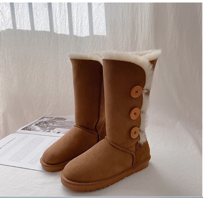 Luxury Sheepskin Outerdoor Tall Boots Water Repellent Fashional Design for Extra Warm in Winter