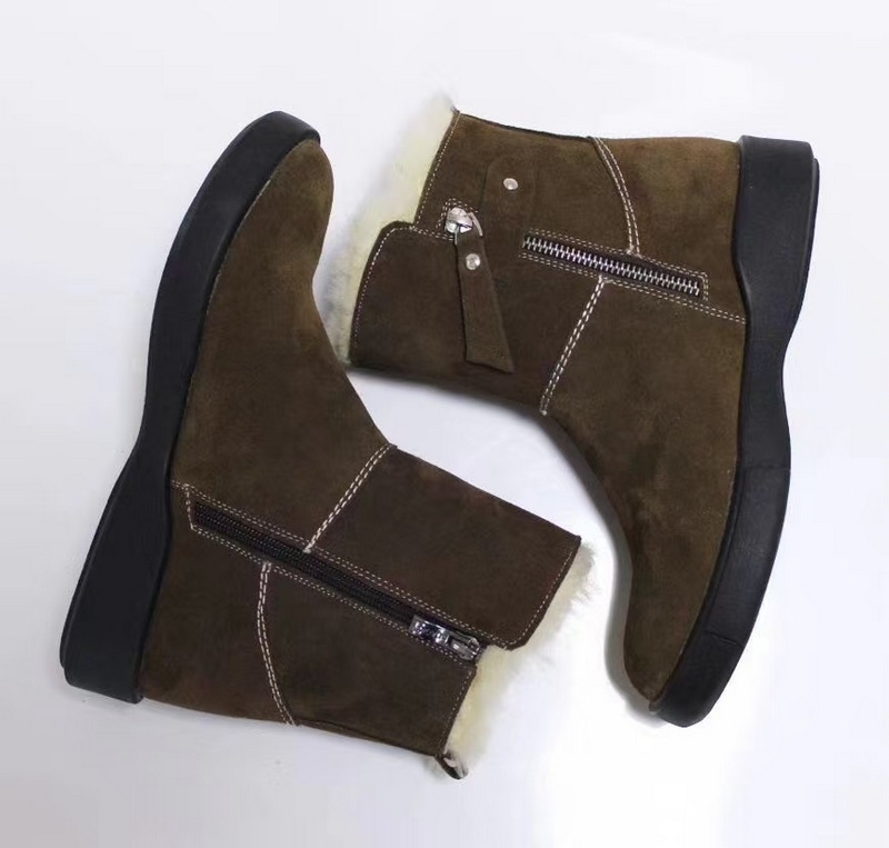 Luxury Sheepskin Outdoor Short Ankle Boots Waterproof Sheepskin Boots Shearling Winter Boots — Premium Sheepskin Footwear for Wholesale