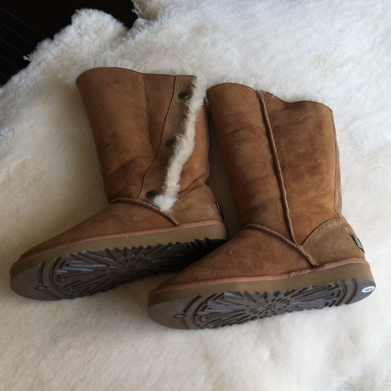 Luxury Sheepskin Outerdoor Tall Boots Water Repellent Fashional Design for Extra Warm in Winter