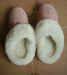 Genuine Sheepskin Scuffs Indoor Slippers and Garden Slippers Fashional Design for Extra Warm in Winter